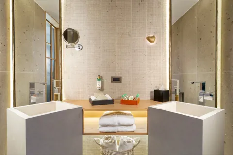 Grand Terrace Suite — Çift lavabolu banyo
